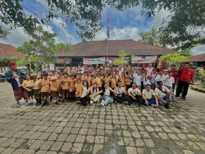 PrimeBiz Hotel Kuta Bantu Perbaiki Toilet Sekolah Dasar